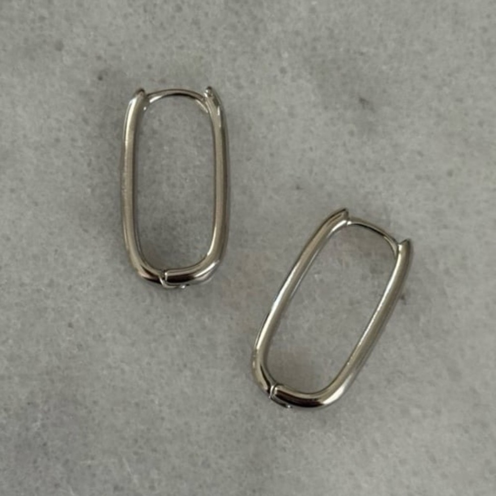 Sterling Silver Bella Oval Hoop Earrings 

Brand New
